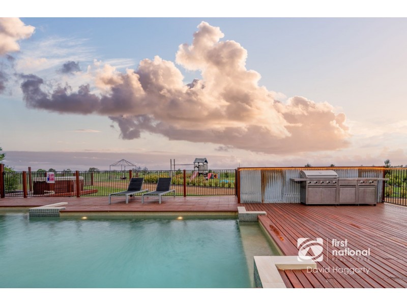 14 Arran Circuit, Largs NSW 2320