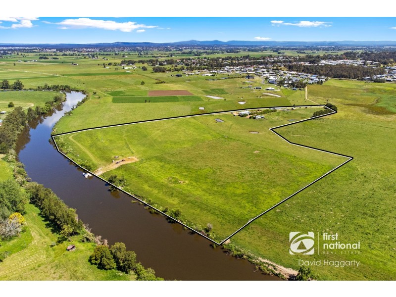 14 Arran Circuit, Largs NSW 2320