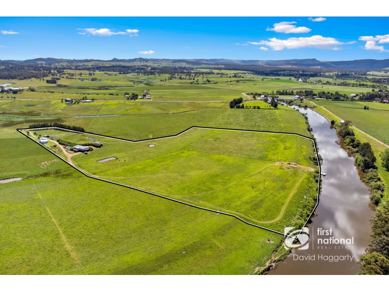 14 Arran Circuit, Largs NSW 2320