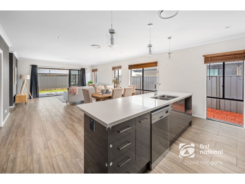 6 Centrefield Street, Rutherford NSW 2320