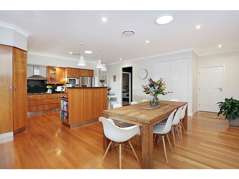 5 Amber Grove, Bolwarra Heights NSW 2320