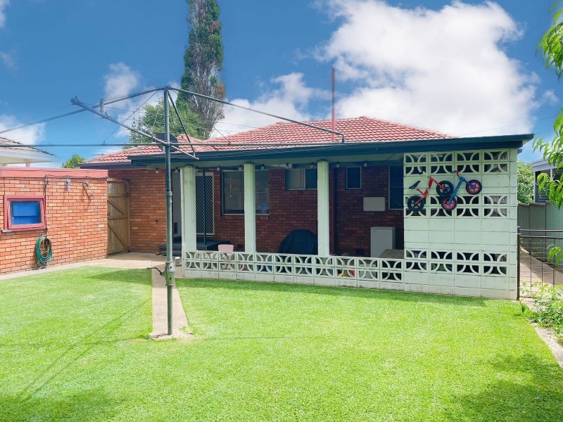 11 Bradbury Street, Tenambit NSW 2323