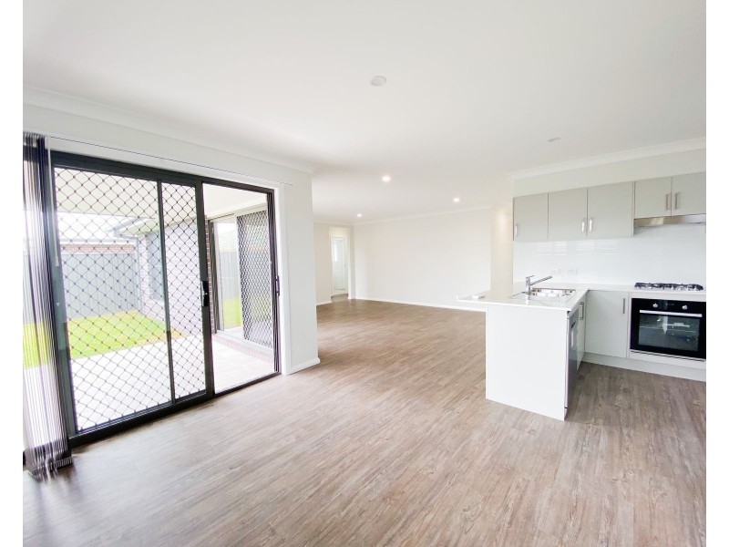 2/17 Apple Street, Gillieston Heights NSW 2321