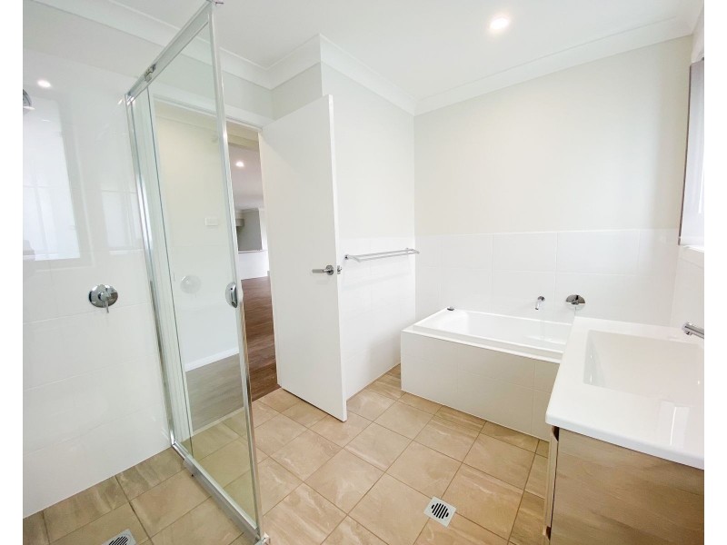 2/17 Apple Street, Gillieston Heights NSW 2321