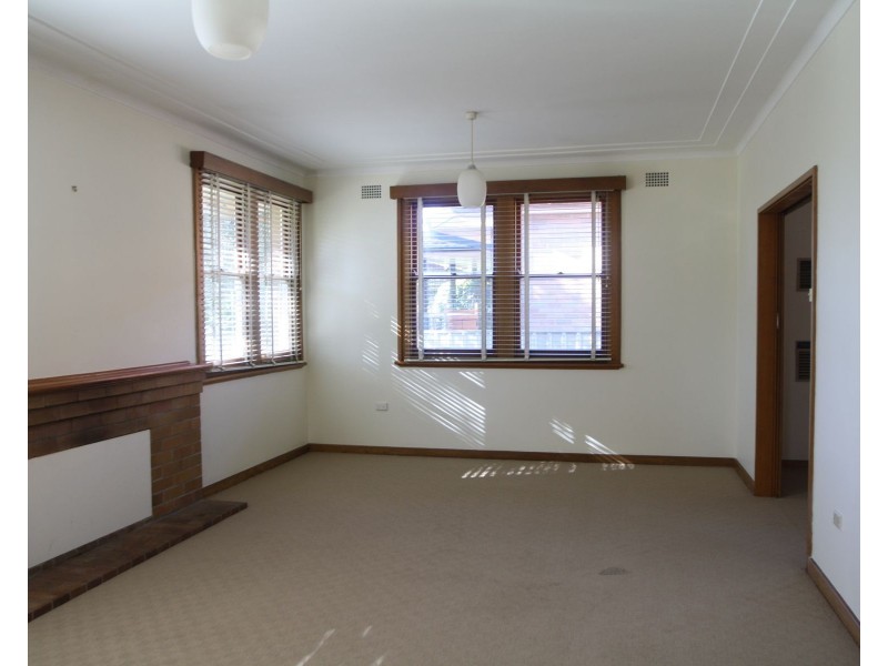 4 Glenview Road, Bolwarra Heights NSW 2320