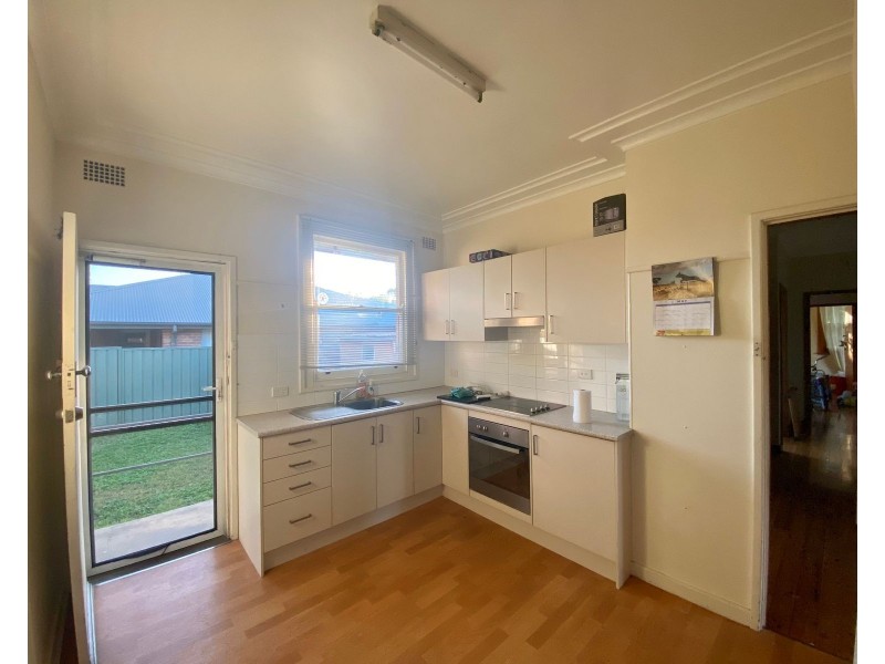 4 Glenview Road, Bolwarra Heights NSW 2320