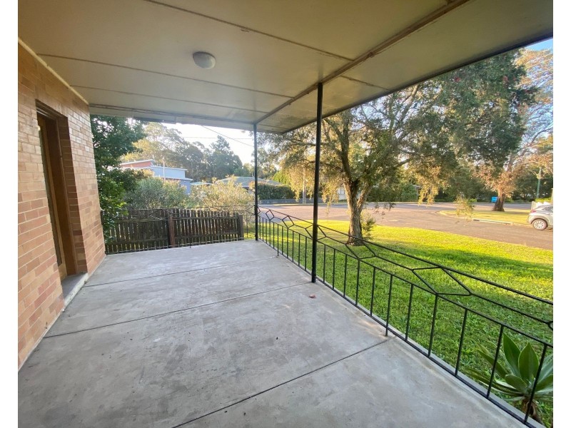4 Glenview Road, Bolwarra Heights NSW 2320
