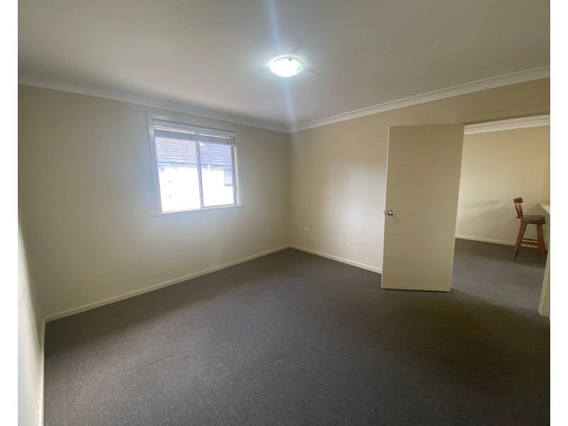 4/233 NEW ENGLAND HIGHWAY, Rutherford NSW 2320