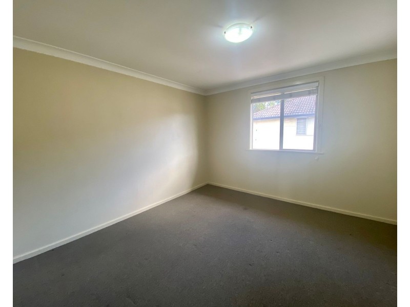 4/233 NEW ENGLAND HIGHWAY, Rutherford NSW 2320