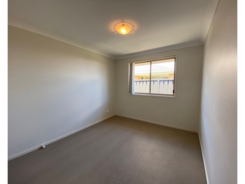 9 Hepburn Close, Rutherford NSW 2320