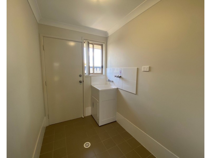 9 Hepburn Close, Rutherford NSW 2320