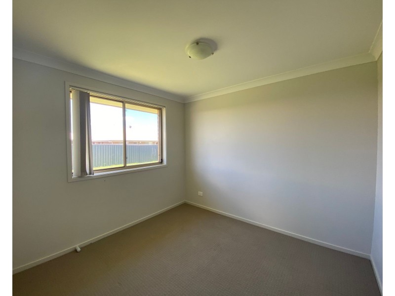 9 Hepburn Close, Rutherford NSW 2320