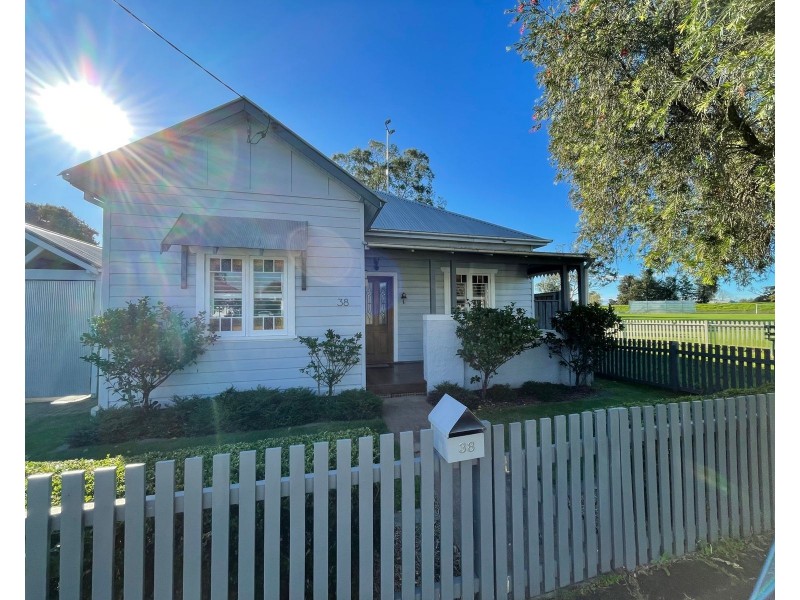 38 Nillo Street, Lorn NSW 2320