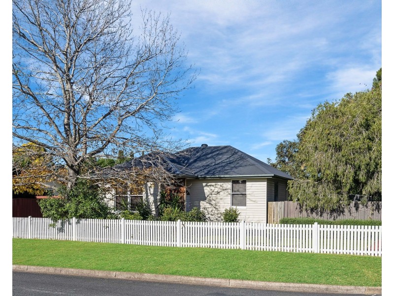 6 Hughes Street, East Maitland NSW 2323