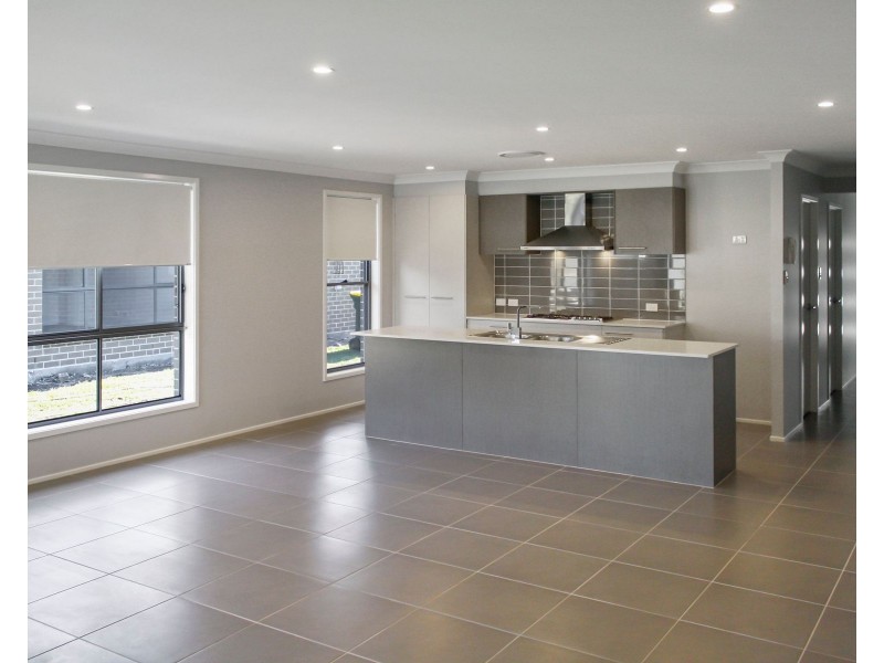 11 Fairway Street, Rutherford NSW 2320