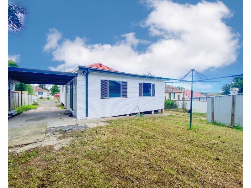 12 Thompson Street, Rutherford NSW 2320