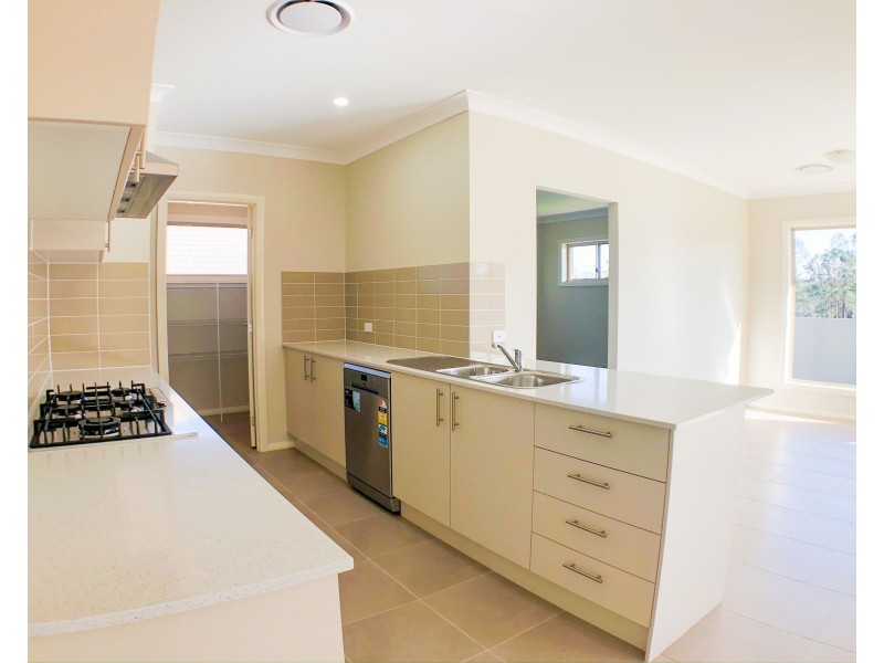 13 Lockwood Street, North Rothbury NSW 2335