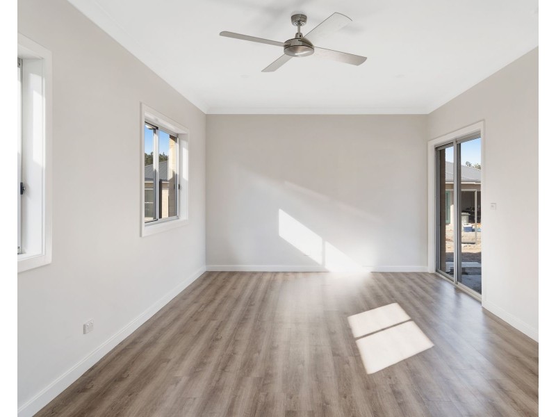 2/40 Diamond Circuit, Rutherford NSW 2320