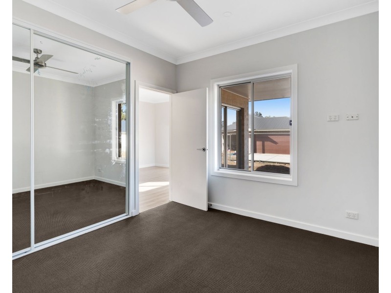 2/40 Diamond Circuit, Rutherford NSW 2320