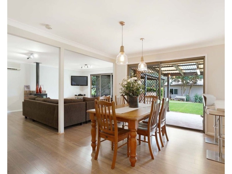 8 Moore Road, Bolwarra Heights NSW 2320