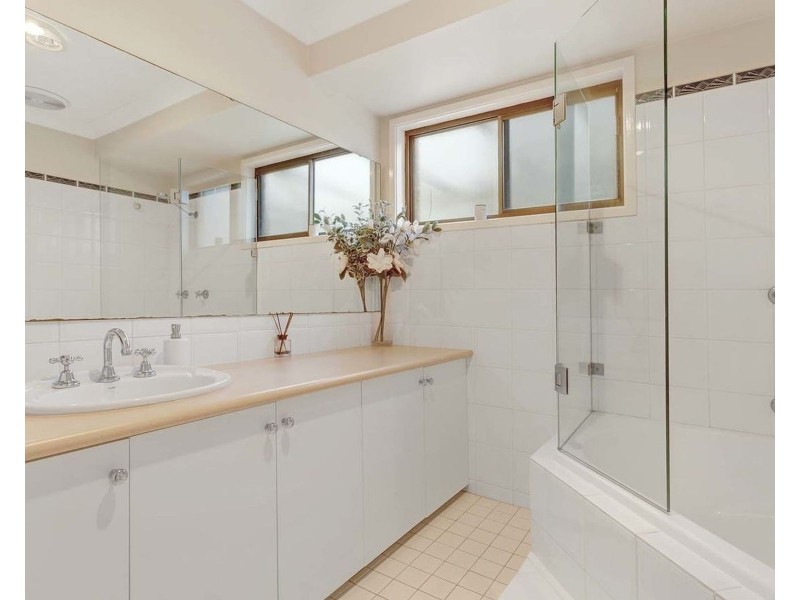 8 Moore Road, Bolwarra Heights NSW 2320