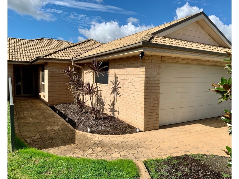10 Hibiscus Crescent, Aberglasslyn NSW 2320