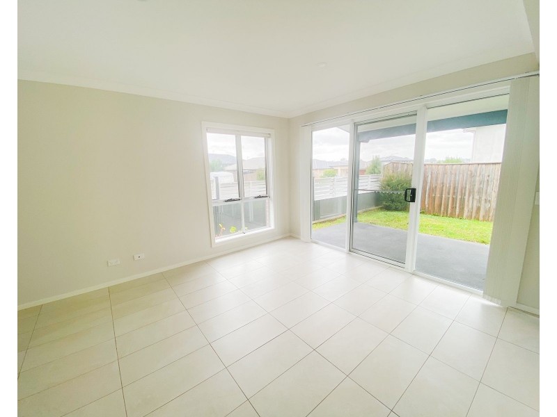 1/51 Warbler Avenue, Aberglasslyn NSW 2320