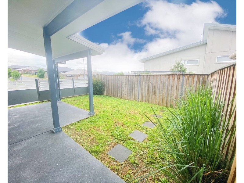 1/51 Warbler Avenue, Aberglasslyn NSW 2320