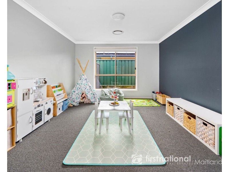 16 Mileham Circuit, Rutherford NSW 2320