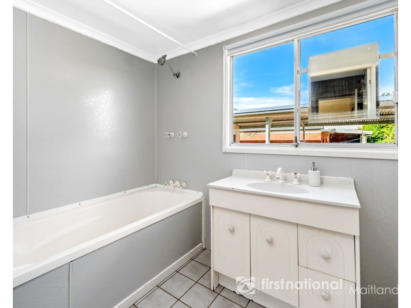 18 John Street, Largs NSW 2320