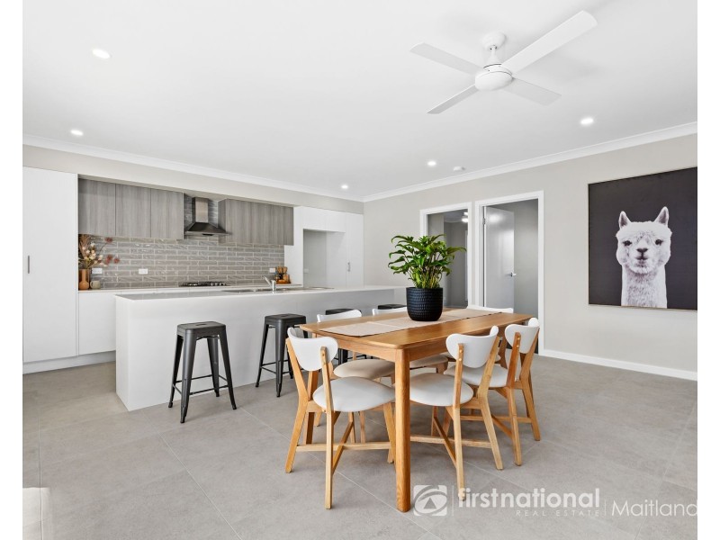 1/6 Tourmaline Drive, Rutherford NSW 2320