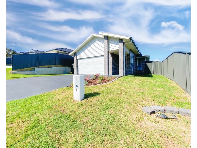 7 Martha Road, Edgeworth NSW 2285