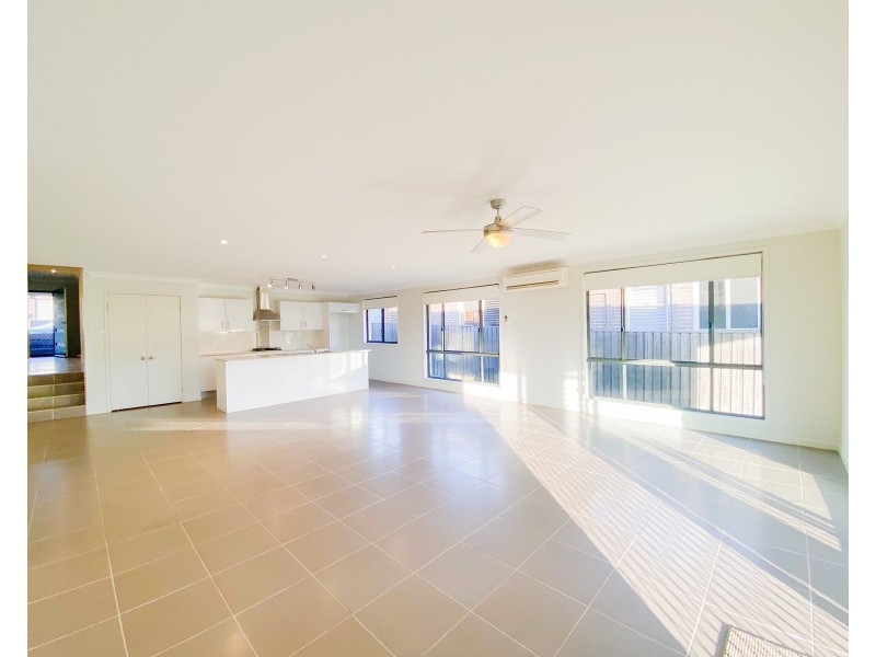 12 Saddlers Drive, Gillieston Heights NSW 2321
