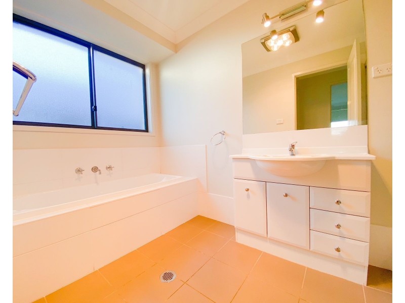 12 Saddlers Drive, Gillieston Heights NSW 2321
