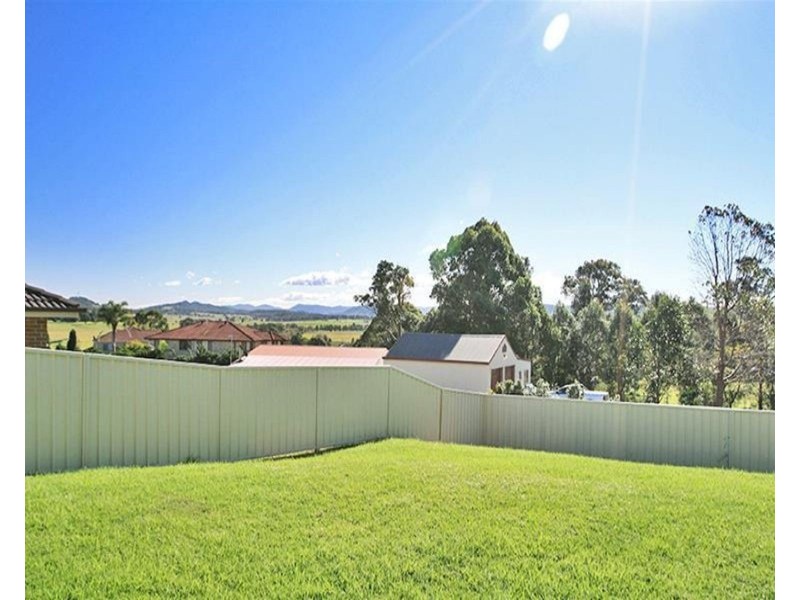 10 Vikki Avenue, Rutherford NSW 2320