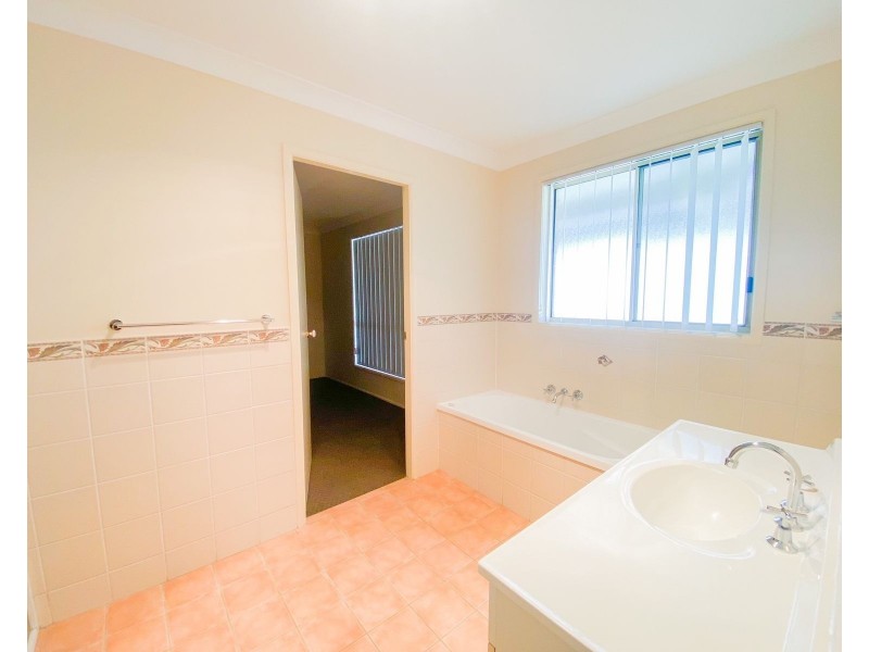 49 Benjamin Circle, Rutherford NSW 2320