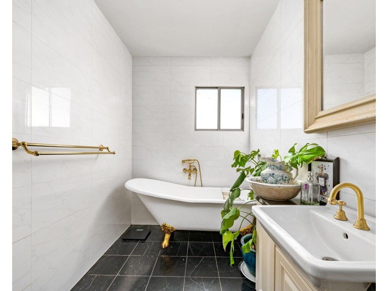 10 Lions Street, Telarah NSW 2320