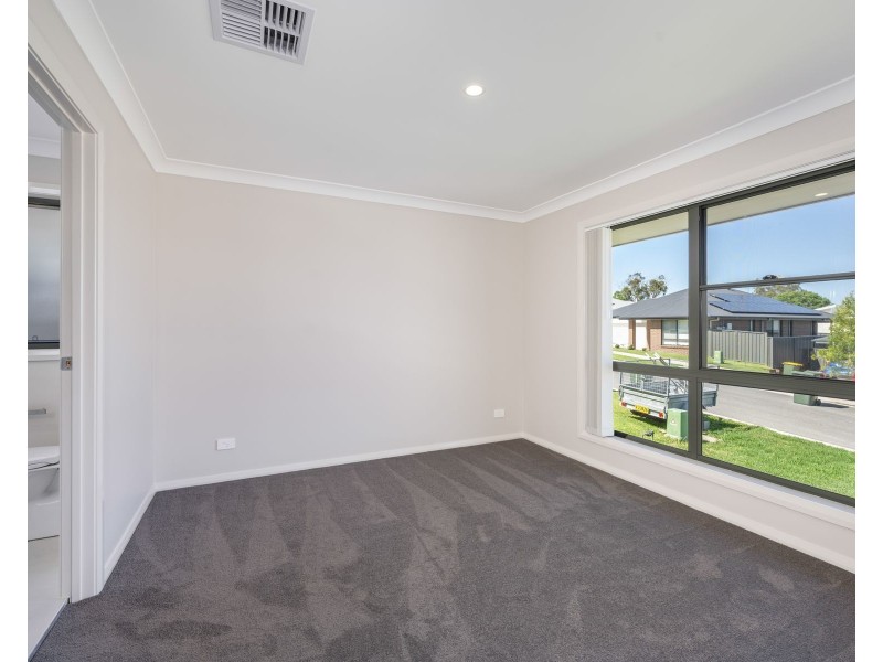 12A Mackillop Drive, Morisset NSW 2264
