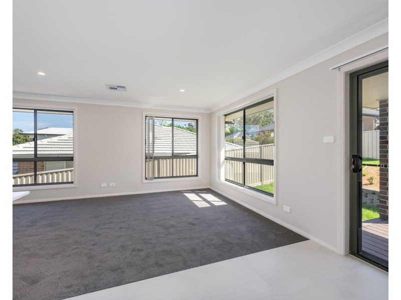 12B Mackillop Drive, Morisset NSW 2264