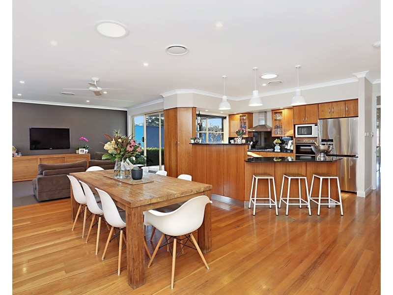 5 Amber Grove, Bolwarra Heights NSW 2320