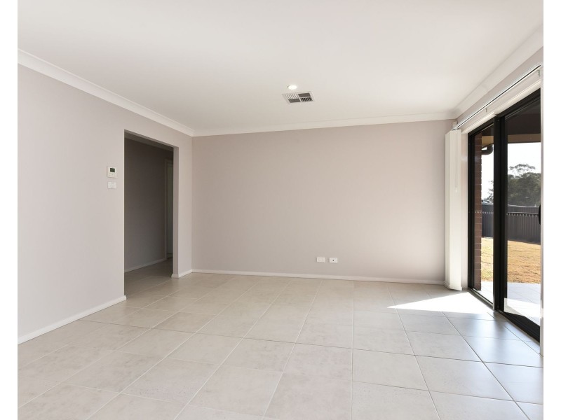 4 Ridgeview Drive, Cliftleigh NSW 2321