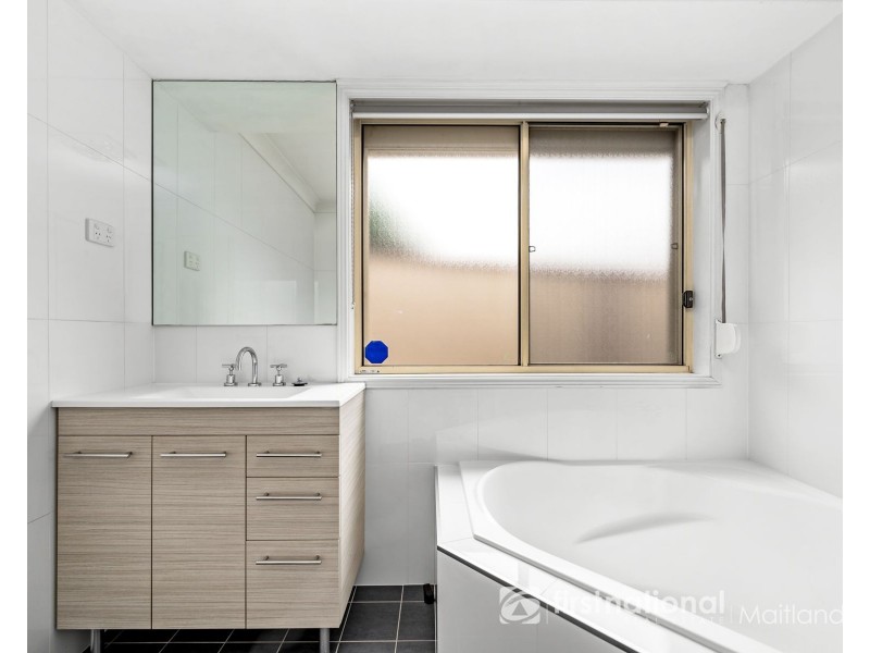 11 Easton Close, Rutherford NSW 2320