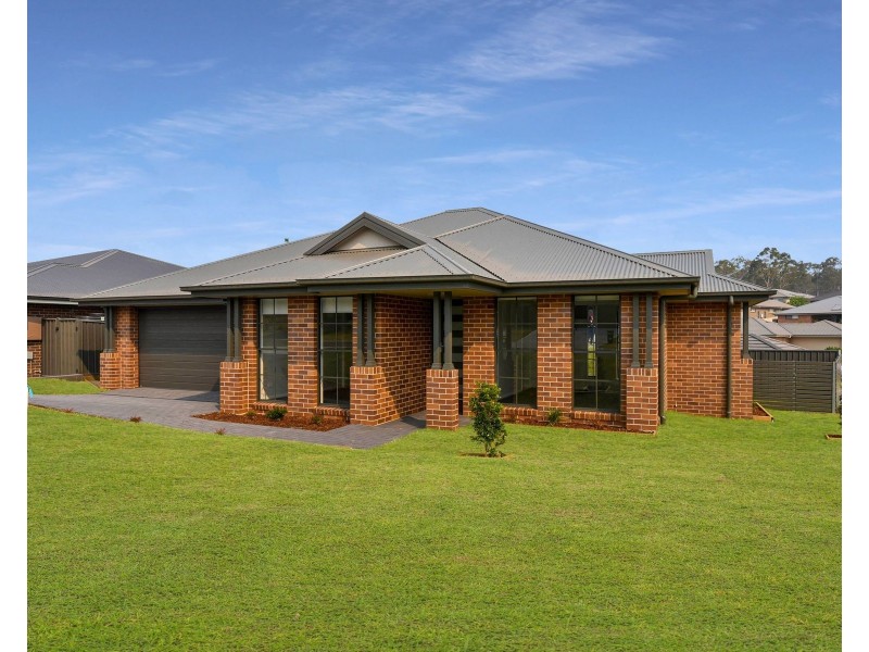 2 Warden Close, Bolwarra Heights NSW 2320