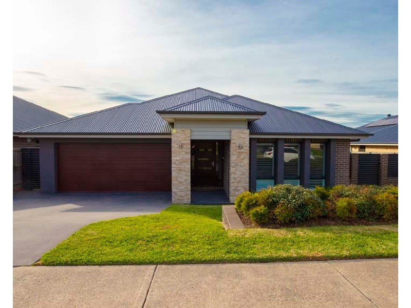 8 Grasshawk Drive, Chisholm NSW 2322