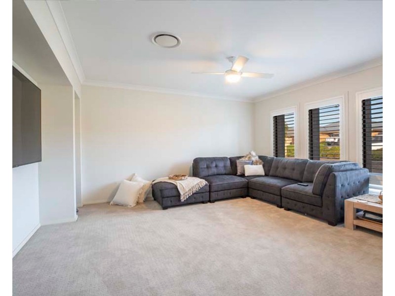 8 Grasshawk Drive, Chisholm NSW 2322