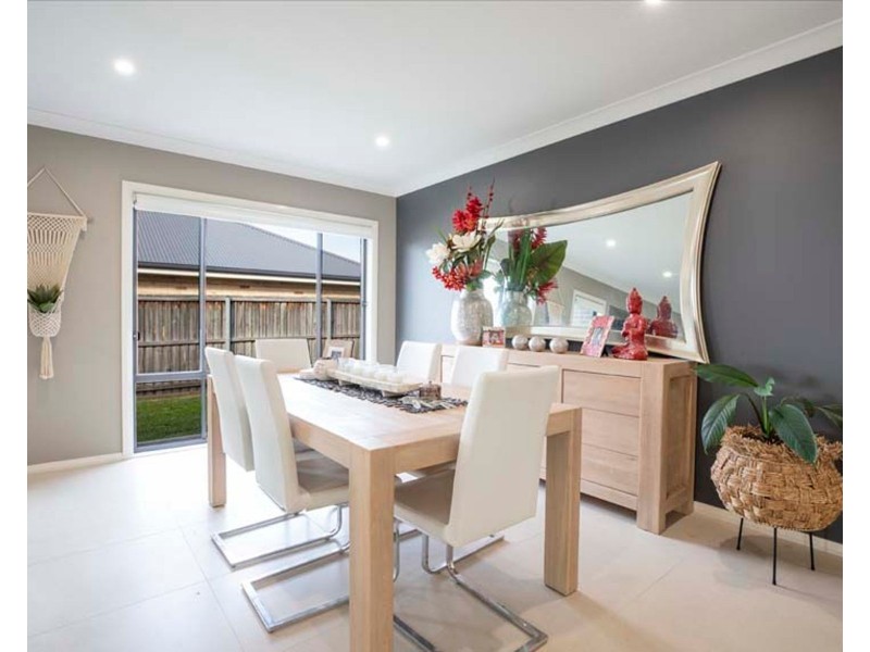 8 Grasshawk Drive, Chisholm NSW 2322