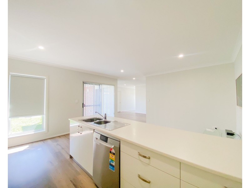 2/44 Dunnart Street, Aberglasslyn NSW 2320