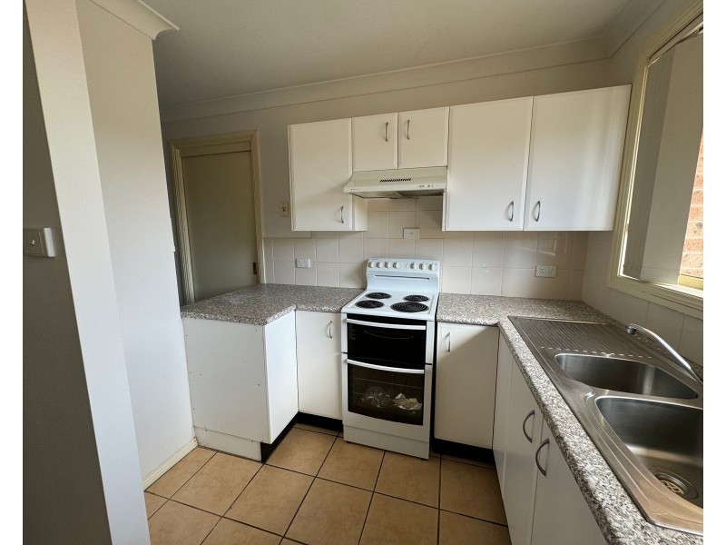 2/14 Justine Parade, Rutherford NSW 2320