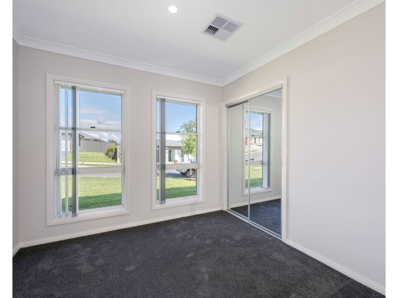 17 Hilltop Grove, Cliftleigh NSW 2321