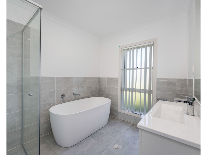17 Hilltop Grove, Cliftleigh NSW 2321